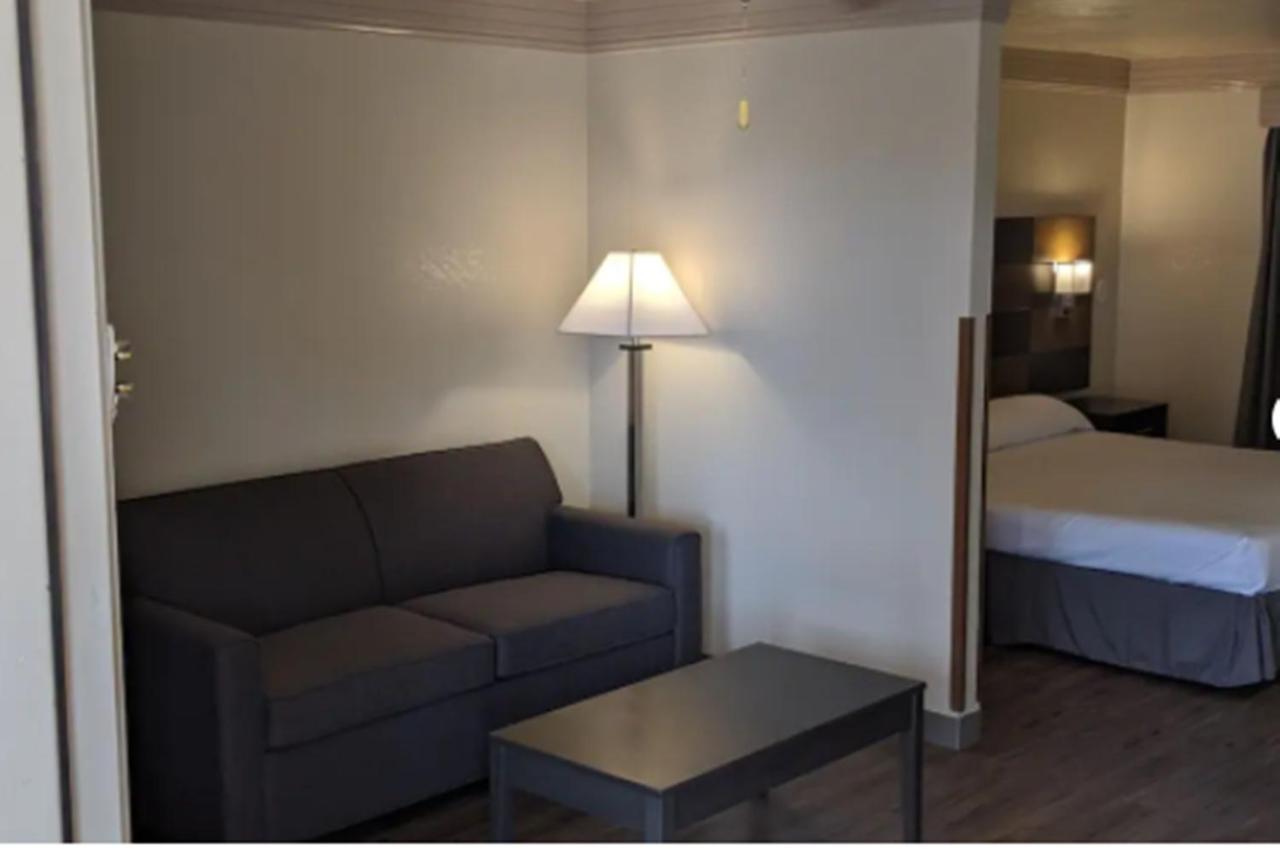 Atrium Inn Fort Stockton Exterior photo