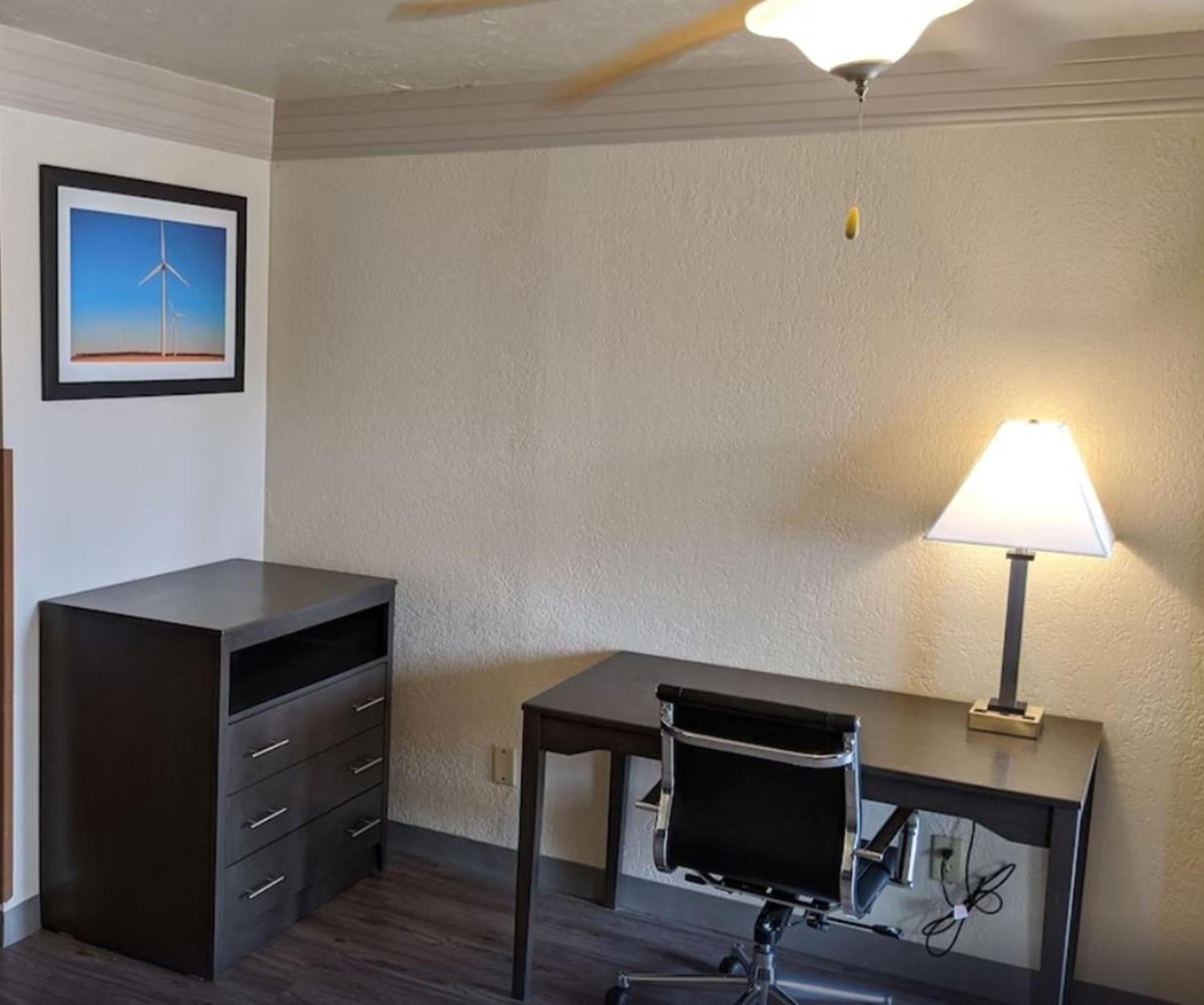 Atrium Inn Fort Stockton Exterior photo