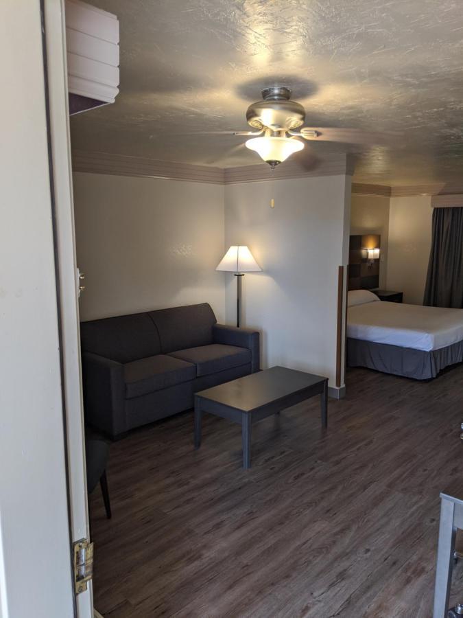 Atrium Inn Fort Stockton Exterior photo